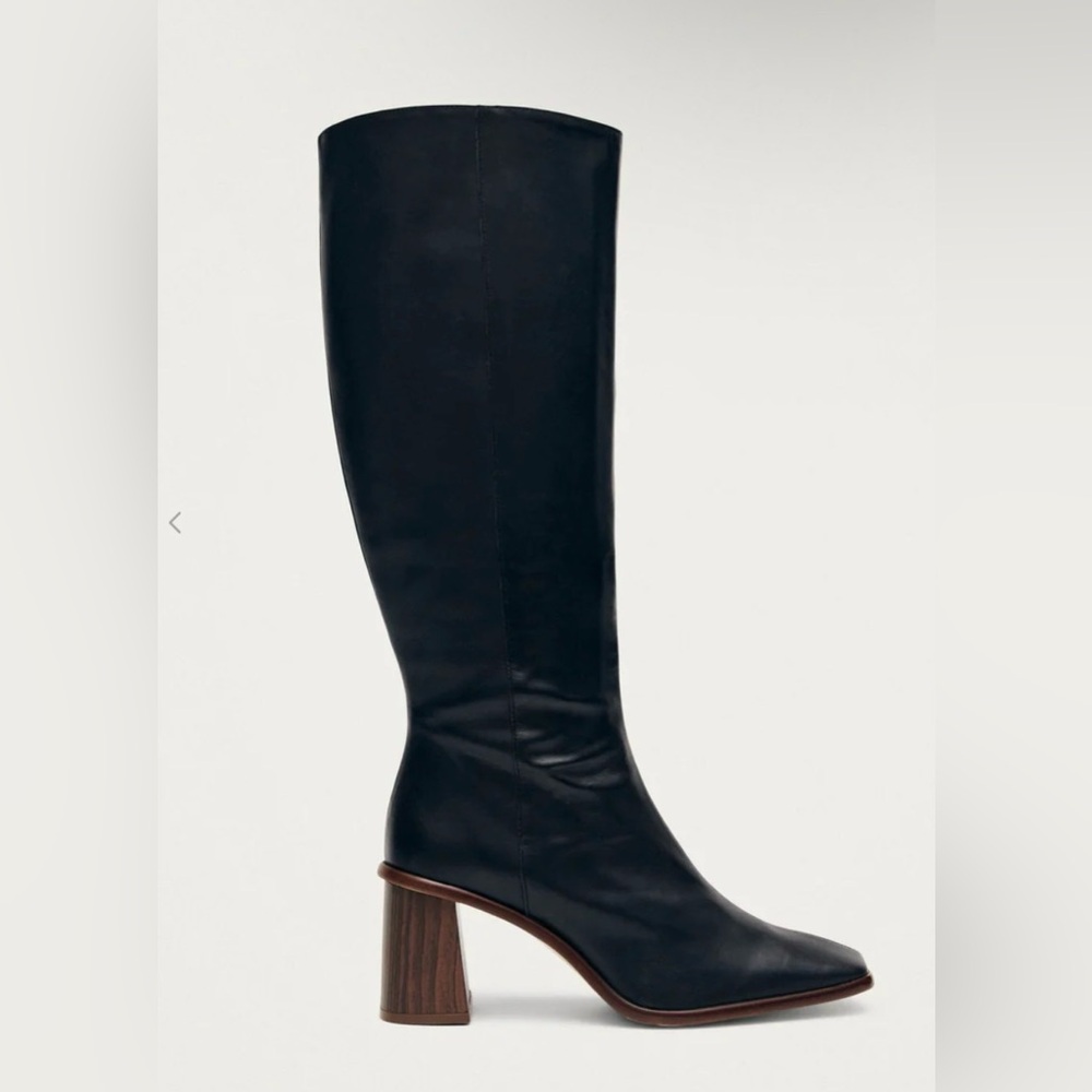 ALOHAS Black Boots